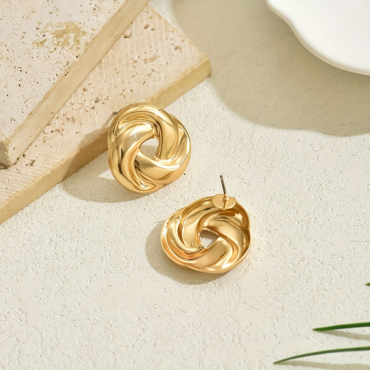 Metal Twisted Flower Design Stud Earrings Iron Jewelry Elegant Punk Style Suitable For Women Daily Party Ear Ornaments