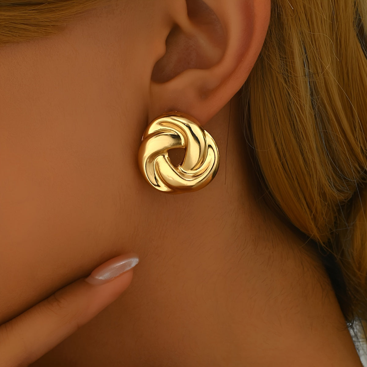 Metal Twisted Flower Design Stud Earrings Iron Jewelry Elegant Punk Style Suitable For Women Daily Party Ear Ornaments
