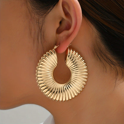 Golden Flower Pattern Hoop Earrings Retro Classic Style Alloy Jewelry Creative Female Gift Daily Casual