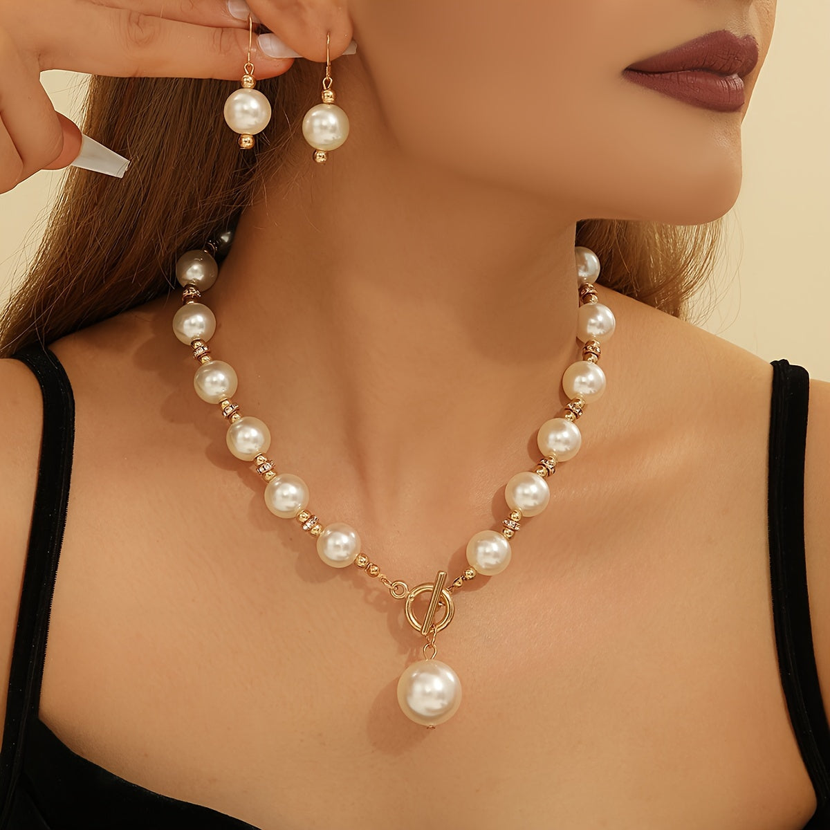 Luxurious Faux Pearl Clavicle Necklace - Elegant Short Chain, Versatile All-Match Jewelry Accessory for Women, Perfect for Everyday Wear, Parties and Special Occasions