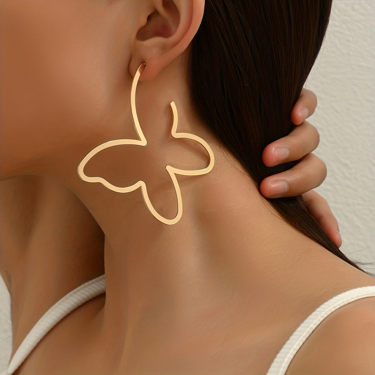 Golden Hollow Butterfly Design Hoop Earrings Classic Sexy Style Alloy Jewelry Creative Female Gift